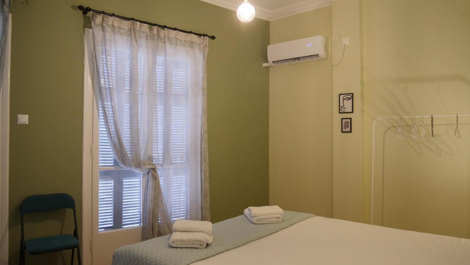 Classic Athenian House 2mins From Metro * Athens