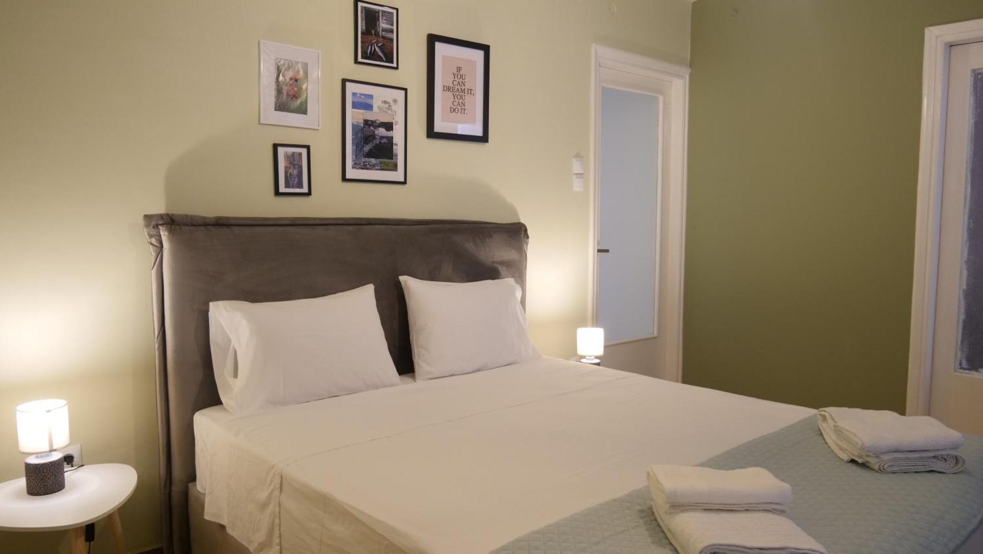 Classic Athenian House 2mins From Metro