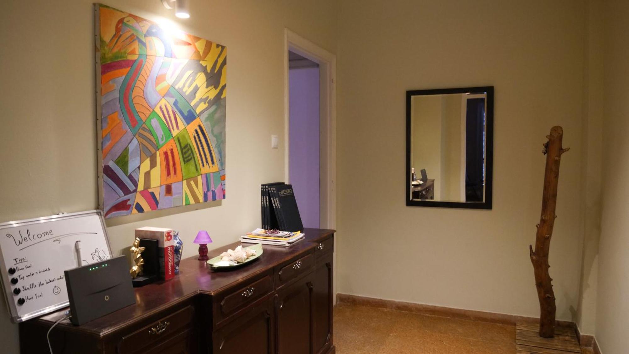 Classic Athenian House 2mins From Metro Apartment *